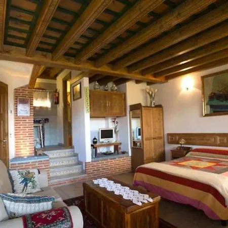 Apartmán Rural El Pastor Es Un Estudio Con Gran Ventanal A Gredos *